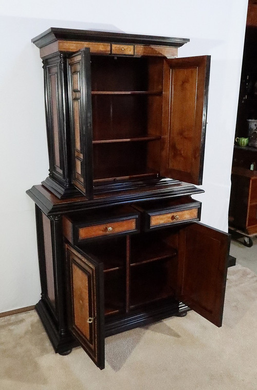 Petit Buffet Deux-Corps en Bois Noirci et Loupe de Thuya, estampillé Gordóvil, goût Renaissance, Esp