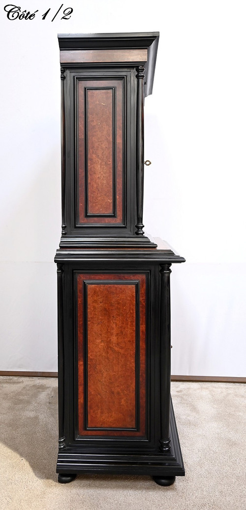 Petit Buffet Deux-Corps en Bois Noirci et Loupe de Thuya, estampillé Gordóvil, goût Renaissance, Esp