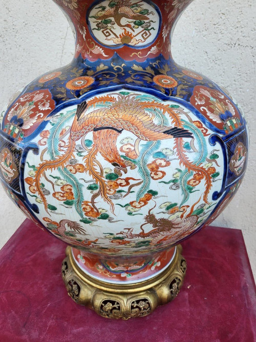 Grande vaso Imari con bronzo, fine del XIX secolo