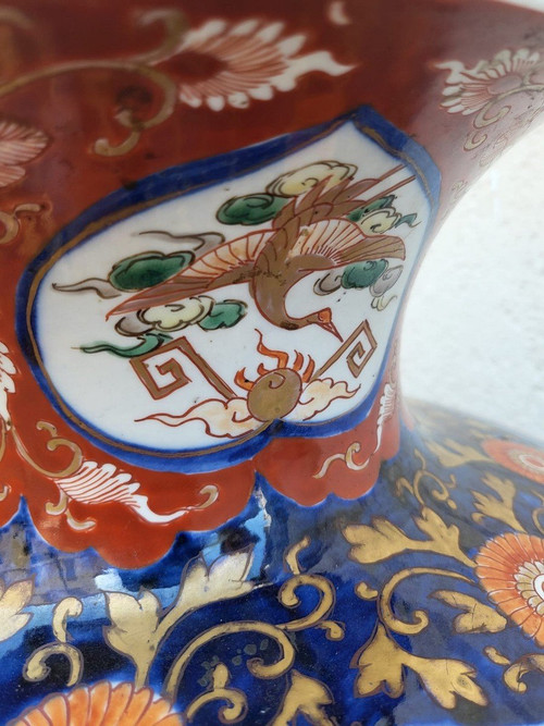 Grande vaso Imari con bronzo, fine del XIX secolo