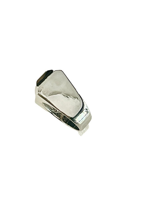 Anello Chevalière in oro, diamanti e onice