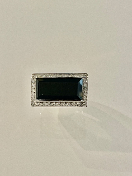 Anello Chevalière in oro, diamanti e onice