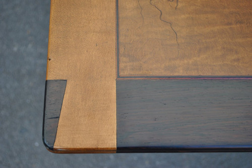 Tavolo "Campanino" in legno esotico intarsiato, firmato, XIX secolo