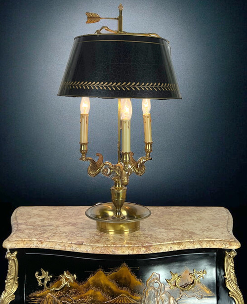LAMPE BOUILLOTTE ANCIENNE EN BRONZE DORÉ A DECOR DE CYGNES / ABAT JOUR EN TÔLE