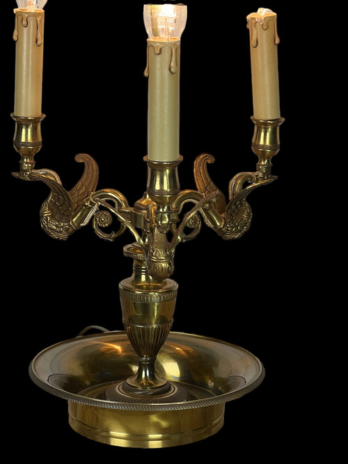 LAMPE BOUILLOTTE ANCIENNE EN BRONZE DORÉ A DECOR DE CYGNES / ABAT JOUR EN TÔLE