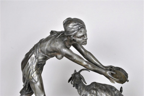 *Offre spéciale*Drouot, Large Orientalist Bronze Woman with Goat, Late 19th Century