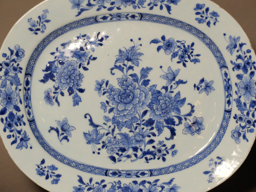 Piatto ovale in porcellana cinese bianca e blu - XVIII secolo