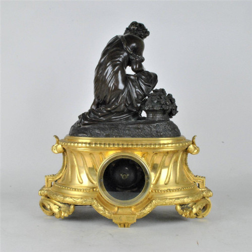 Orologio in bronzo, donna con fiori, Schenewerk, XIX secolo