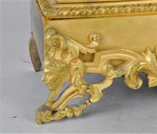 Napoleon crossing the Alps, gilded bronze pendulum, 19th century