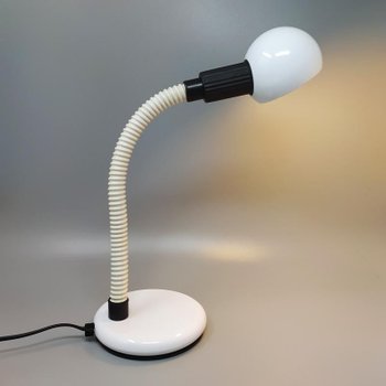 Superbe lampe de table blanche de l'ère spatiale des années 1970