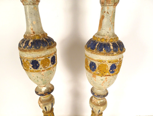 Paire grands pique-cierges bois sculpté polychrome bougeoirs XVIè XVIIème