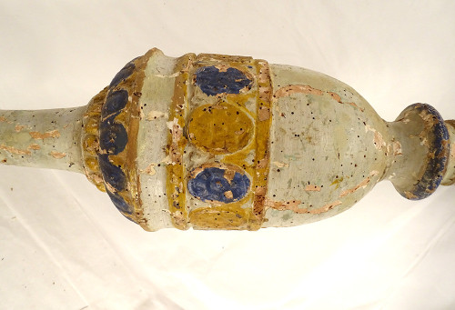 Paire grands pique-cierges bois sculpté polychrome bougeoirs XVIè XVIIème
