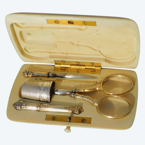 Piccola scatola per kit da cucito Napoleone III Vermeil