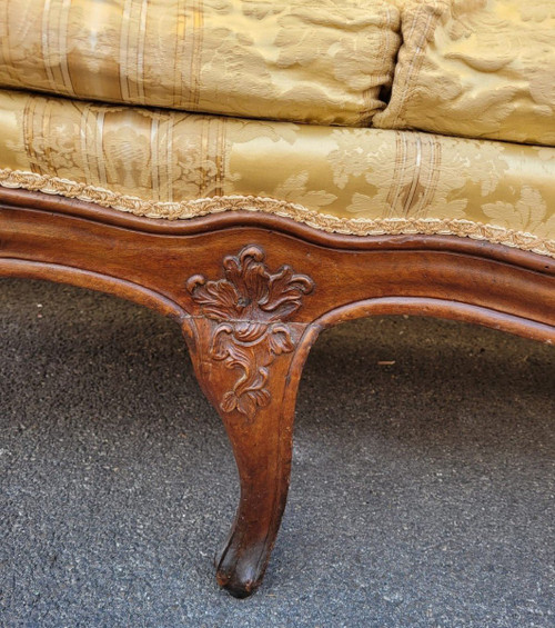 *Offre spéciale *Large Louis XV Period Walnut Bench, 18th Century