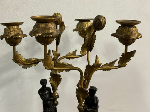 Paar patinierte vergoldete Bronze- und Empire-Marmor-Kandelaber
