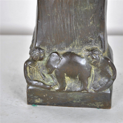 Robin Shippard, Bambina con cucciolo, firmato in bronzo e datato 1901