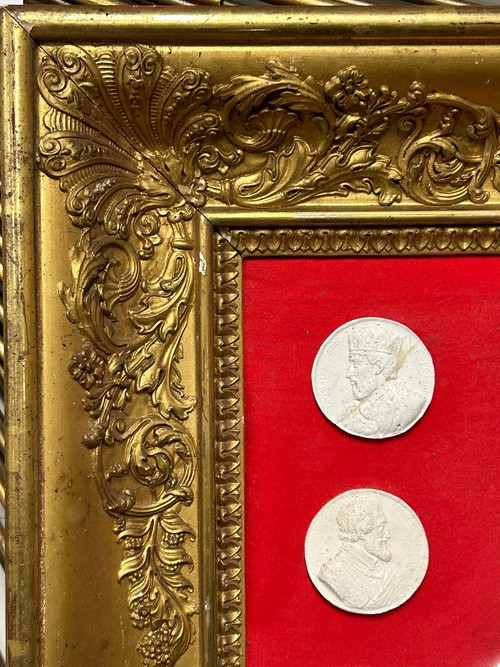 Grand Cadre Aux Médaillons Des Rois De France - Plâtre - empire - restauration