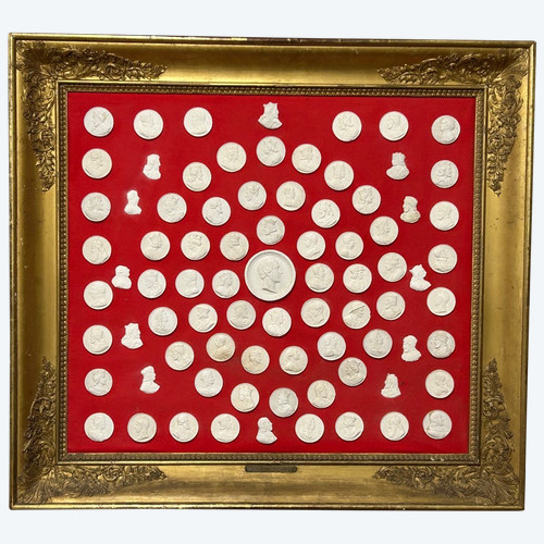 Grand Cadre Aux Médaillons Des Rois De France - Plâtre - empire - restauration