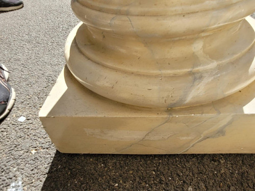 Büste eines römischen Kaisers auf Säule, patinierter Stuck, 20. Jahrhundert