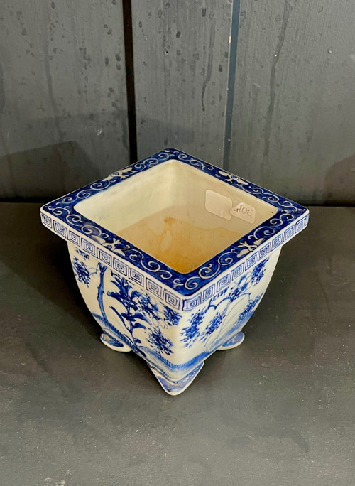 Small Chinese Porcelain Planter, 20th Century