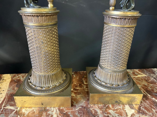 Ein Paar Kerzenhalter aus Bronze für Frauen im Empire-Stil - Anfang 19.
