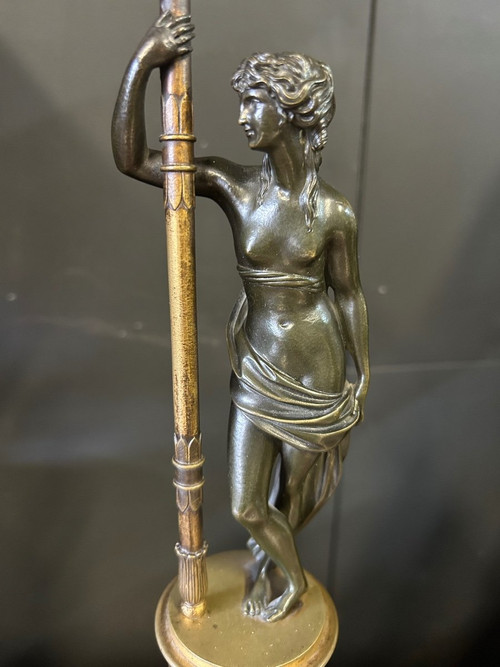 Ein Paar Kerzenhalter aus Bronze für Frauen im Empire-Stil - Anfang 19.