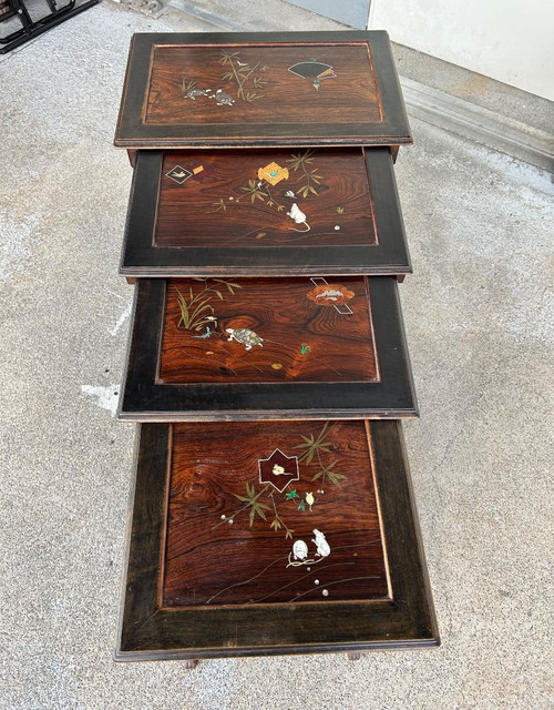Suite De Quatre Tables Gigognes Japonisantes D’époque XIXe