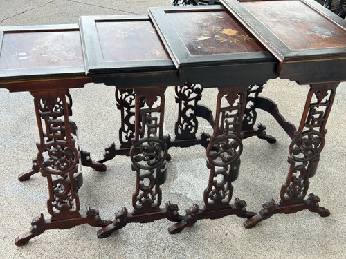 Suite De Quatre Tables Gigognes Japonisantes D’époque XIXe