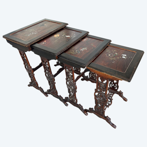 Suite De Quatre Tables Gigognes Japonisantes D’époque XIXe