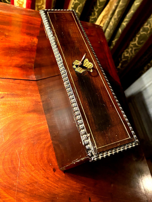 Wunderschöner Reiseschreibtisch aus der Louis-Philippe-Zeit aus Ebenholz, Palisander mit Intarsien