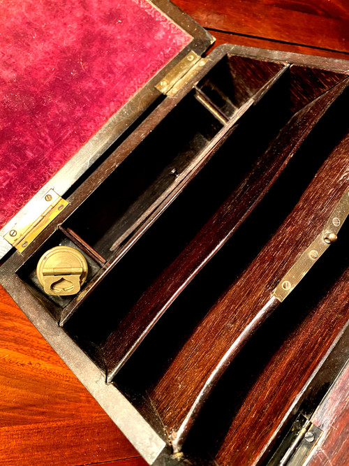 Wunderschöner Reiseschreibtisch aus der Louis-Philippe-Zeit aus Ebenholz, Palisander mit Intarsien