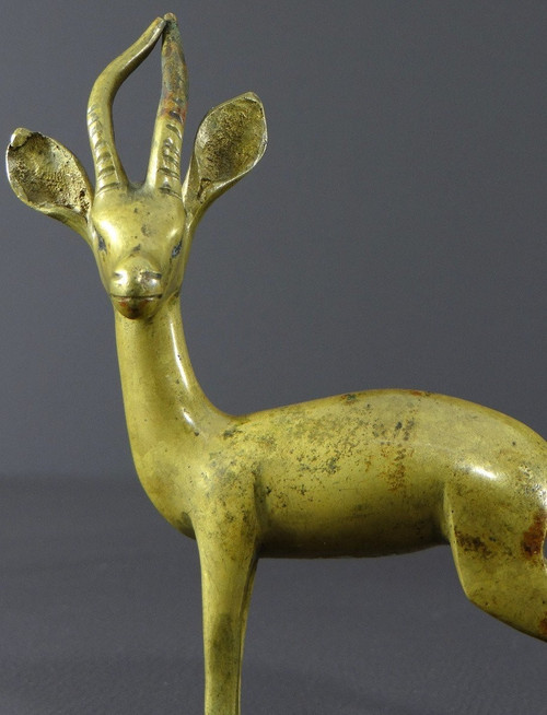 Sud Est Asiatico, Primo Terzo del XX Secolo, Statuetta di Cervo in Bronzo.