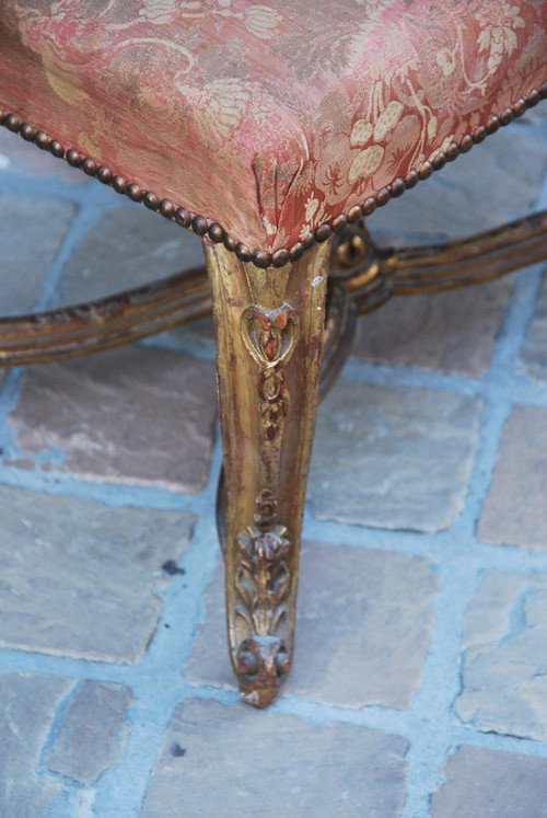 Tabouret En Bois Doré De Style Regence