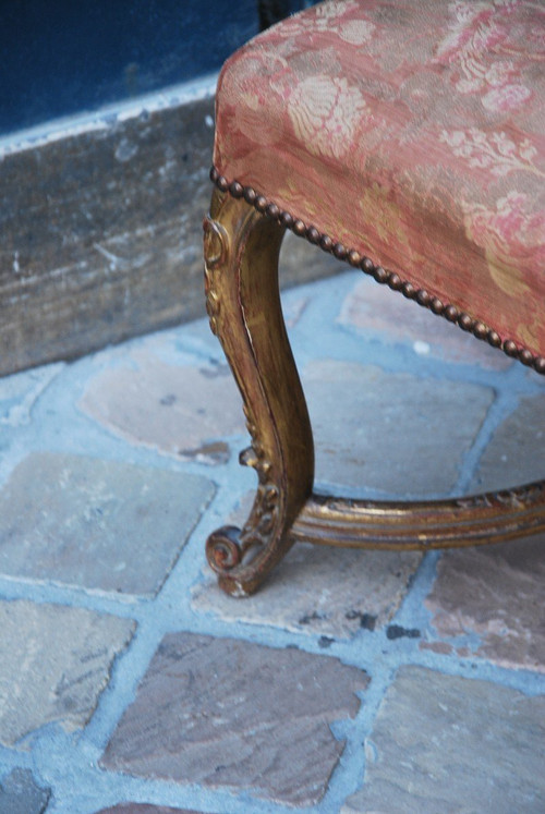Tabouret En Bois Doré De Style Regence