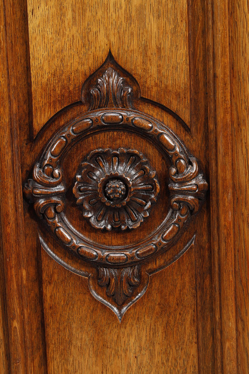 Coppia di credenze in rovere modellato e marmo in stile Regency