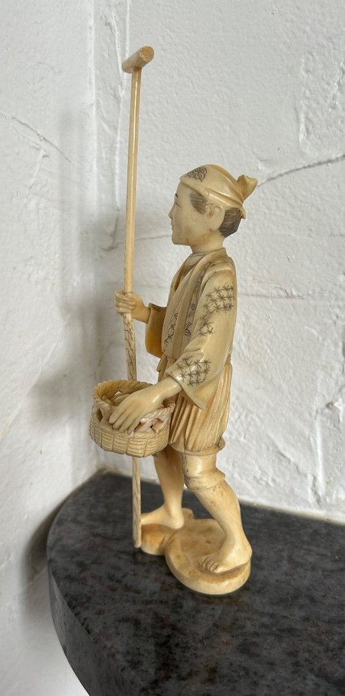 Okimono - Netsuke Ivory Carving From Japan Late 19th Century