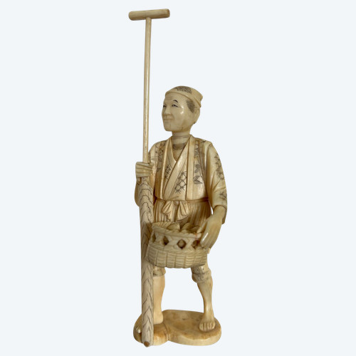 Okimono - Netsuke Ivory Carving From Japan Late 19th Century