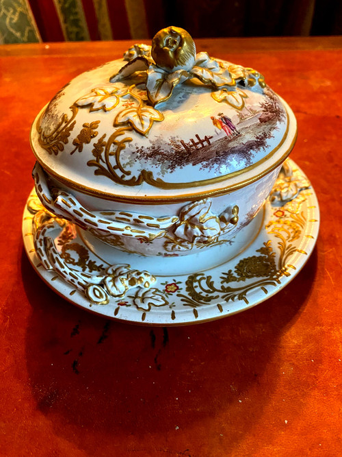  Très beau Pot à bouillon et sa soucoupe en porcelaine de Hochst d'époques début 19ème