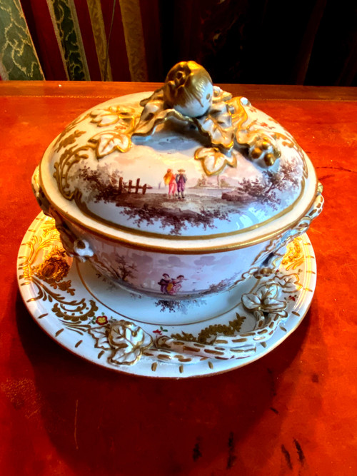  Très beau Pot à bouillon et sa soucoupe en porcelaine de Hochst d'époques début 19ème
