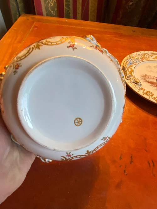  Très beau Pot à bouillon et sa soucoupe en porcelaine de Hochst d'époques début 19ème