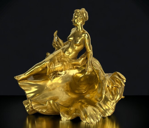 RAOUL LARCHE / COUPE /  ENCRIER DIT " A LA NYMPHE VICTORIEUSE EN BRONZE DORÉ