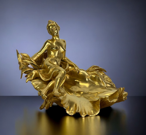 RAOUL LARCHE / COUPE /  ENCRIER DIT " A LA NYMPHE VICTORIEUSE EN BRONZE DORÉ