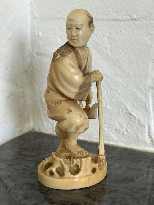 Okimono - Netsuke Elfenbein Schnitzerei Aus Japan Ende 19.