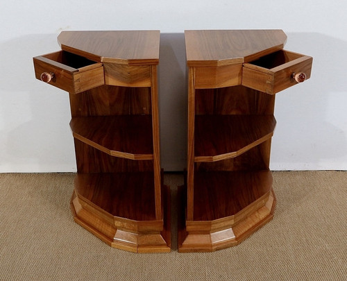 Pair of corner bedside tables in Walnut – 1940
