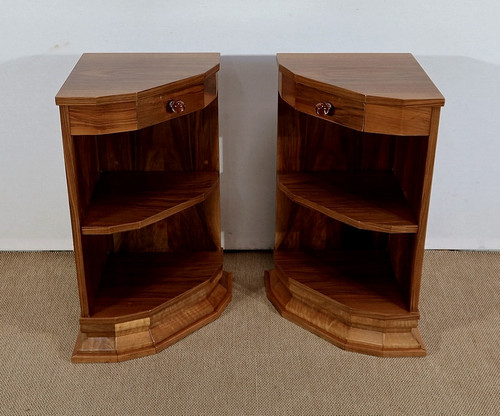Pair of corner bedside tables in Walnut – 1940