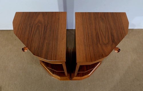 Pair of corner bedside tables in Walnut – 1940