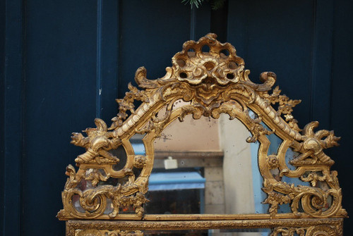 Beautiful Regency period mirror with Parecloses Early 18th century