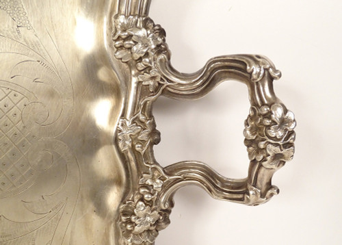 Großes Serviertablett mit Griffen, Louis XV, silberne Metallrebe, 19. Jahrhundert