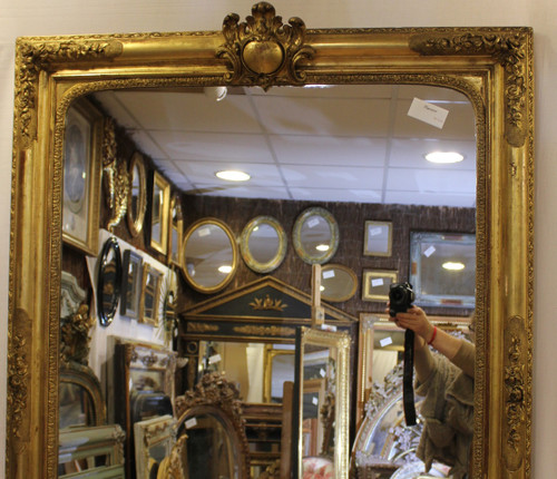 Großer antiker Spiegel mit Blattgoldvergoldung, 102 x 136 cm