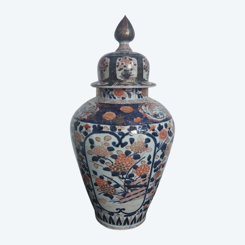 Vaso coperto Imari XIX secolo